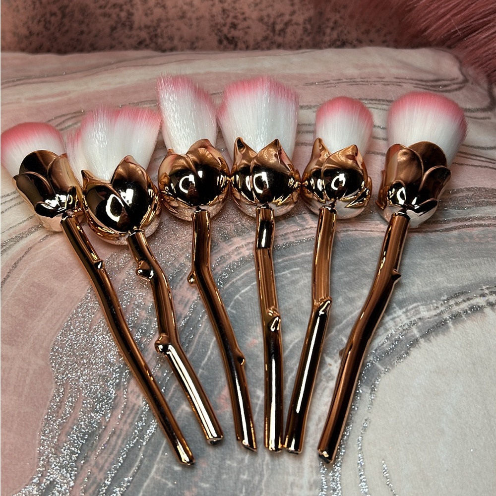 Gold rose make up brushes